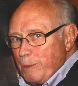 Howard Thomas